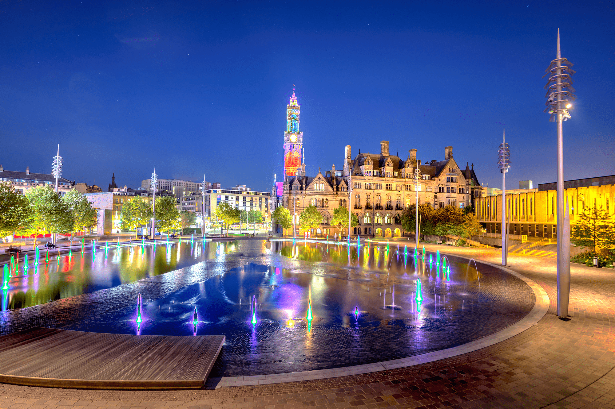 Bradford fountain with city hall in the back