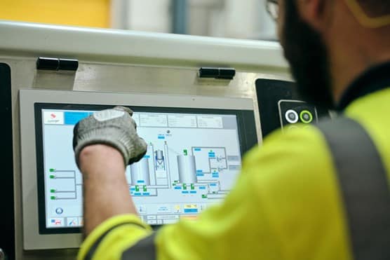 worker operating screen 2