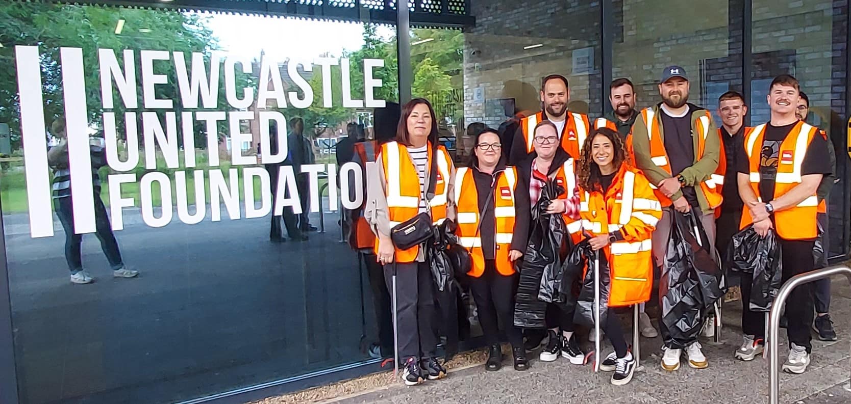 Group photo of litterpickers