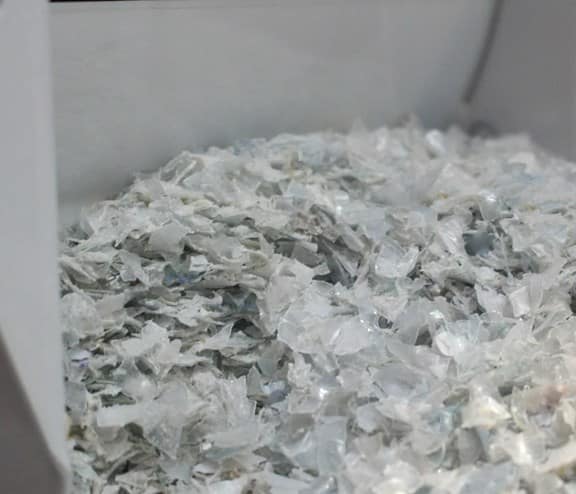 Pet flakes