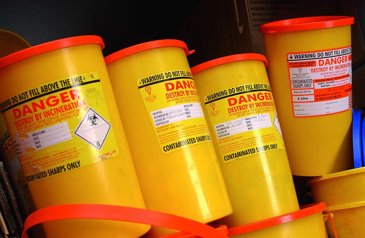 Clinical sharps bins
